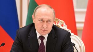 Putin on 'extremely difficult situation' as Ukraine .